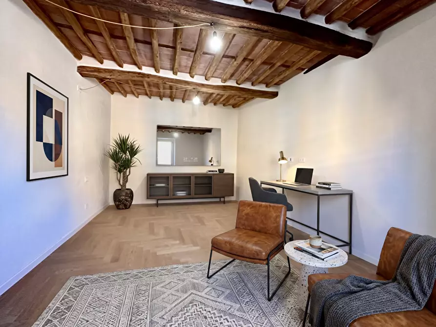 Immagine 3 di Appartamento in vendita  a Lucca