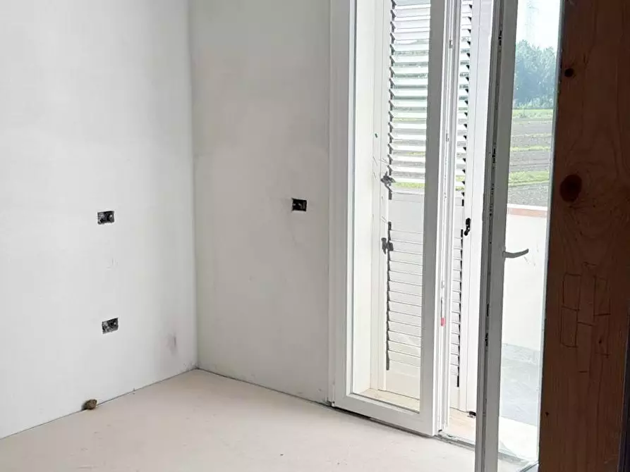 Immagine 10 di Villetta a schiera in vendita  a Cascina