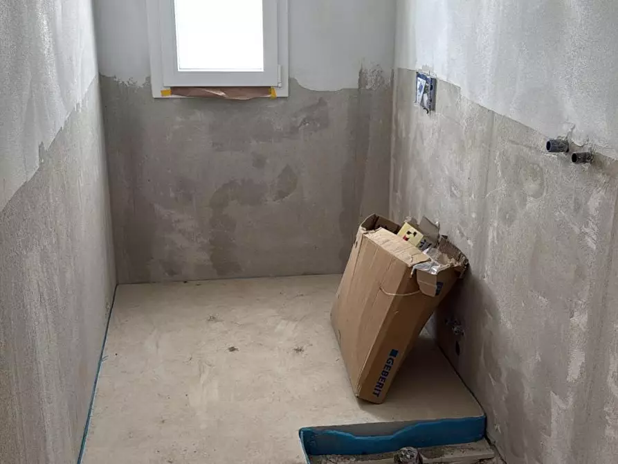 Immagine 22 di Villetta a schiera in vendita  a Cascina