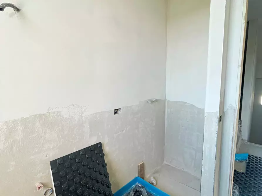 Immagine 13 di Villetta a schiera in vendita  a Cascina