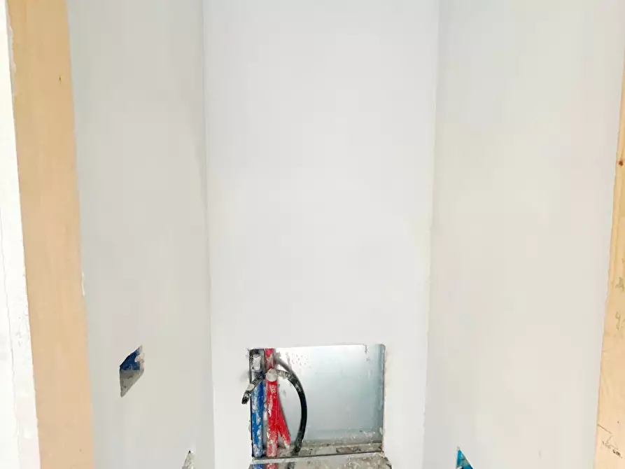 Immagine 10 di Villetta a schiera in vendita  a Cascina