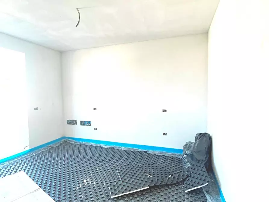 Immagine 8 di Villetta a schiera in vendita  a Cascina