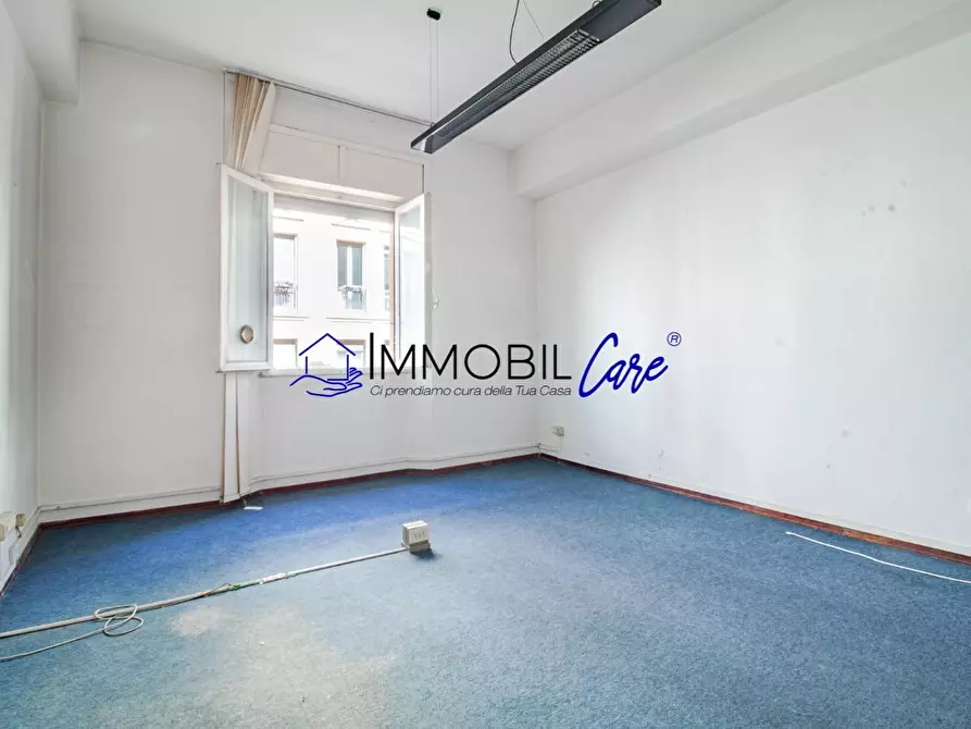 Immagine 2 di Ufficio in vendita  a Livorno