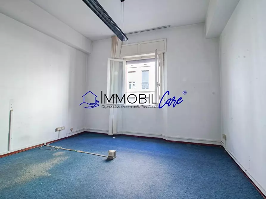 Immagine 1 di Ufficio in vendita  a Livorno