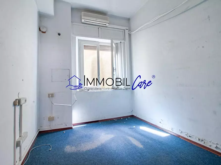 Immagine 5 di Ufficio in vendita  a Livorno