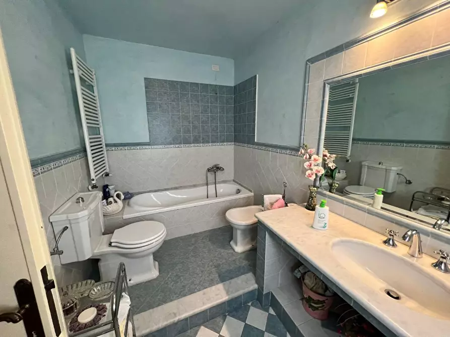 Immagine 31 di Rustico / casale in vendita  a Capannori