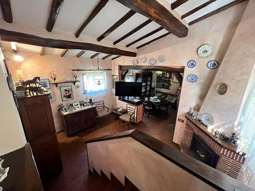 Immagine 25 di Rustico / casale in vendita  a Capannori