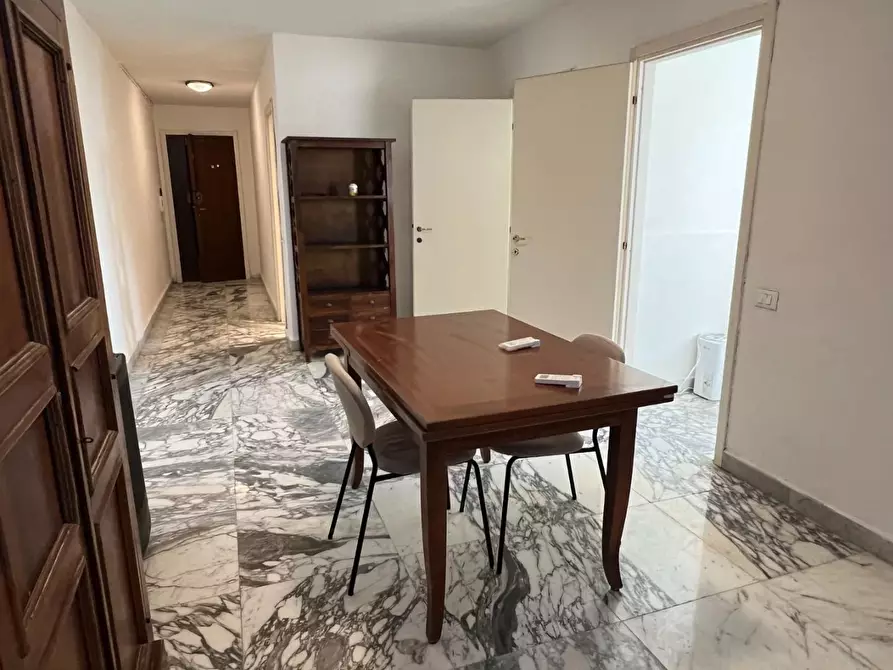 Immagine 7 di Appartamento in vendita  a Carrara