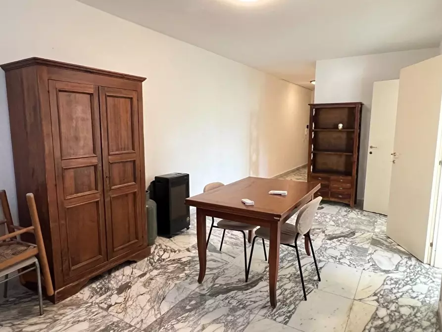 Immagine 6 di Appartamento in vendita  a Carrara