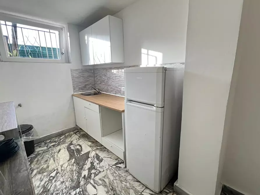 Immagine 2 di Appartamento in vendita  a Carrara