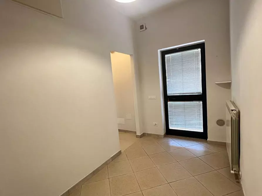 Immagine 11 di Appartamento in vendita  a Massa