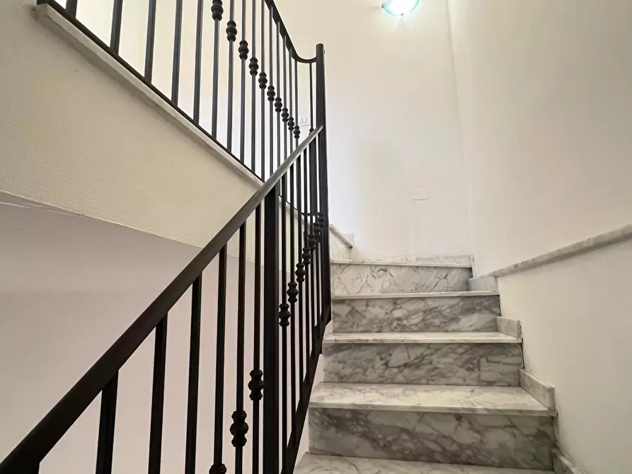 Immagine 14 di Appartamento in vendita  a Massa