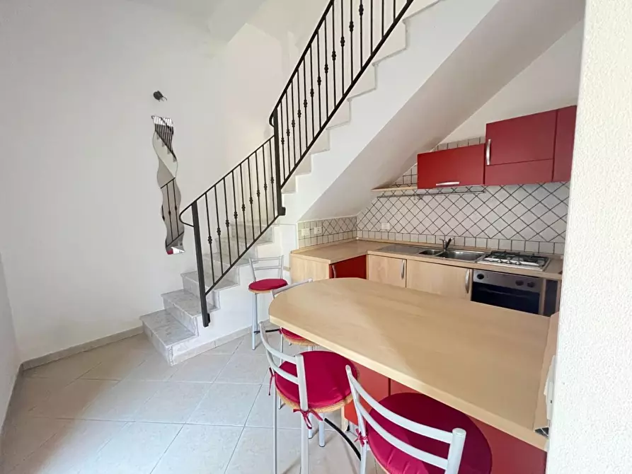 Immagine 1 di Appartamento in vendita  a Massa