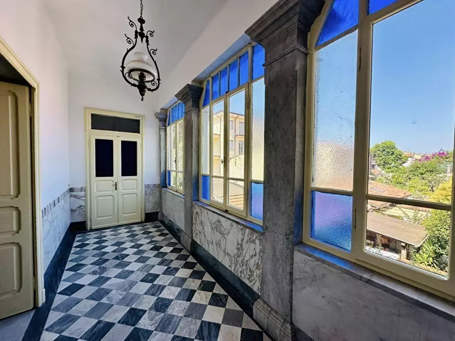 Immagine 11 di Villa in vendita  a Carrara