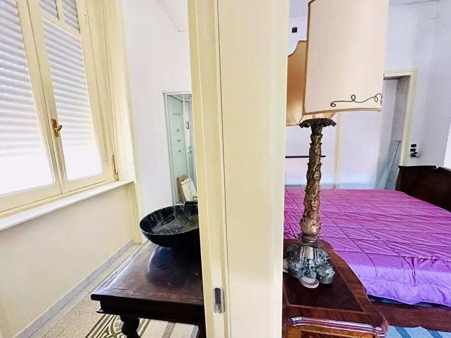 Immagine 16 di Villa in vendita  a Carrara