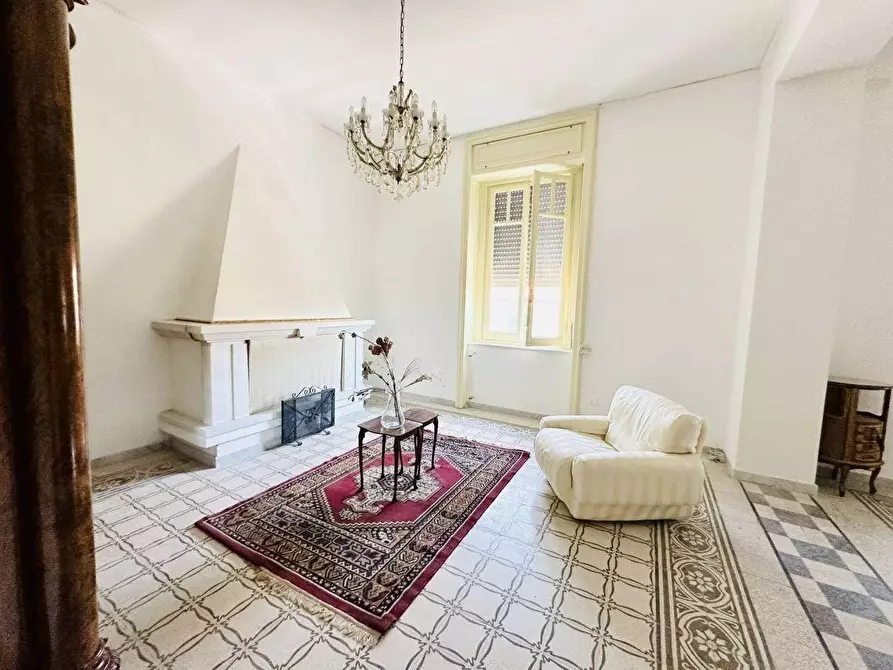 Immagine 10 di Villa in vendita  a Carrara