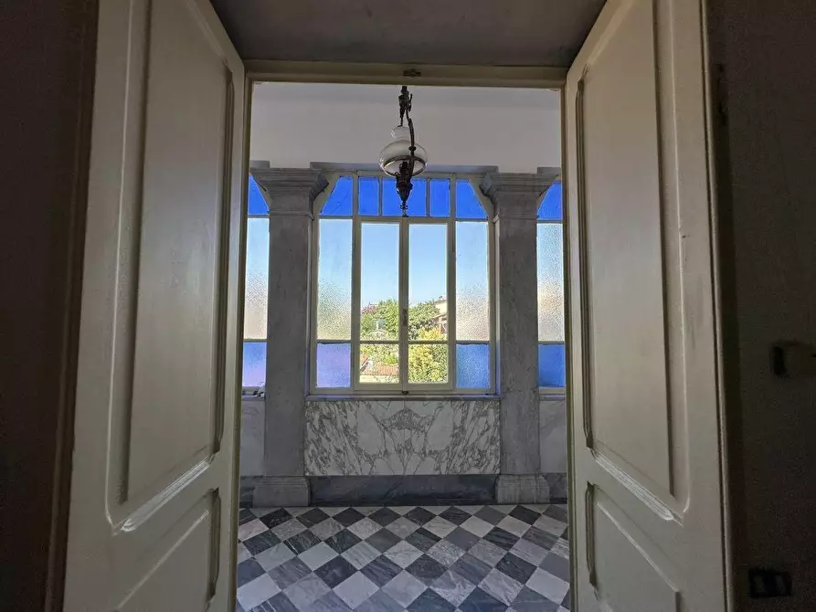 Immagine 6 di Villa in vendita  a Carrara