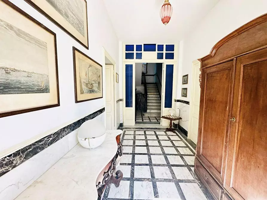 Immagine 5 di Villa in vendita  a Carrara