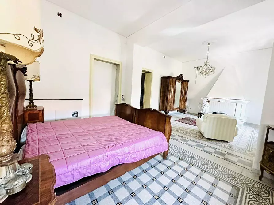 Immagine 13 di Villa in vendita  a Carrara