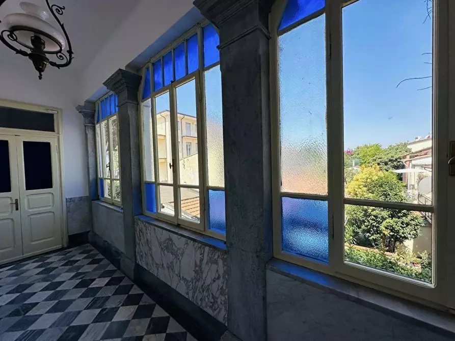 Immagine 7 di Villa in vendita  a Carrara