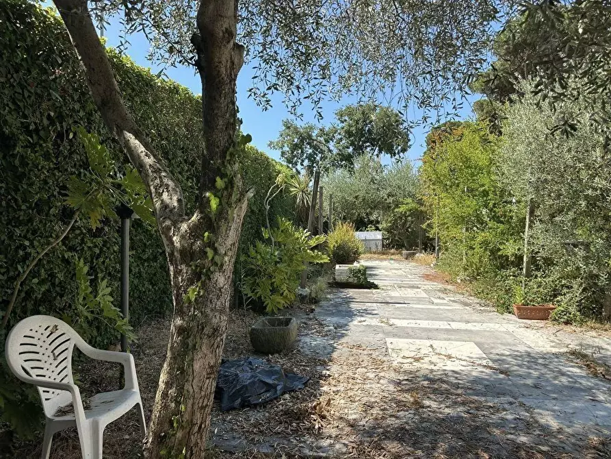 Immagine 30 di Villa in vendita  a Carrara