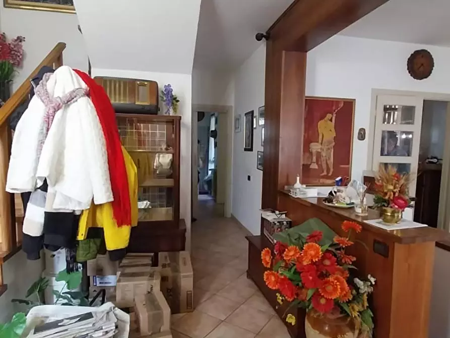 Immagine 7 di Villa in vendita  a Calci