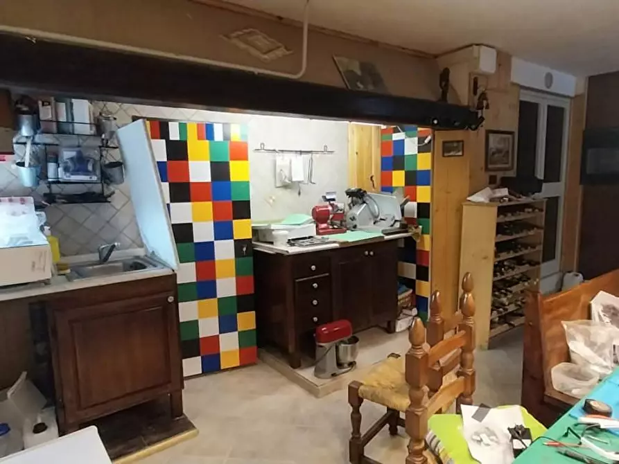 Immagine 43 di Villa in vendita  a Calci
