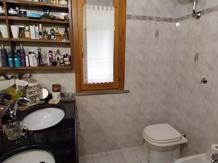 Immagine 31 di Villa in vendita  a Calci