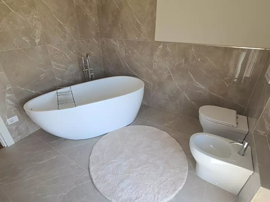 Immagine 18 di Villa in affitto  a Pietrasanta