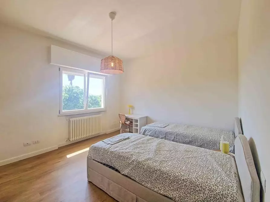 Immagine 26 di Villa in affitto  a Pietrasanta