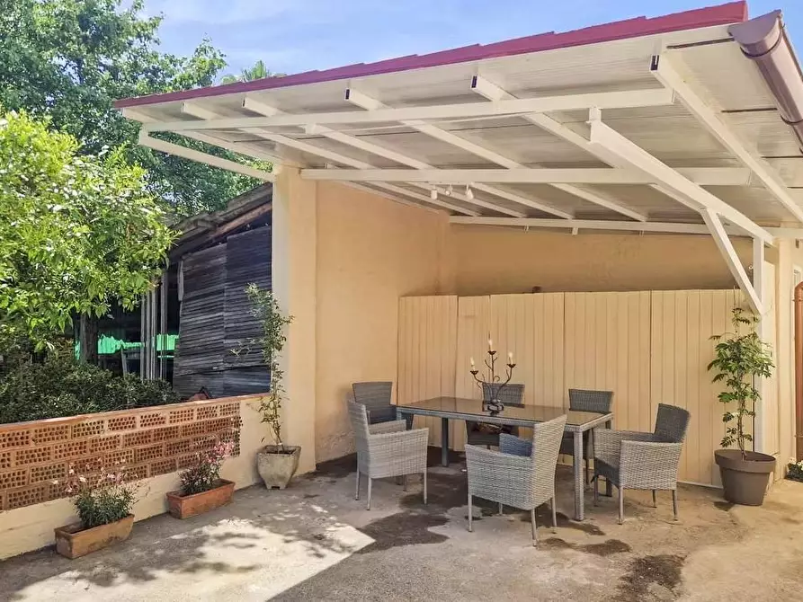 Immagine 5 di Villa in affitto  a Pietrasanta
