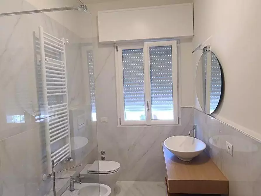 Immagine 35 di Villa in affitto  a Pietrasanta