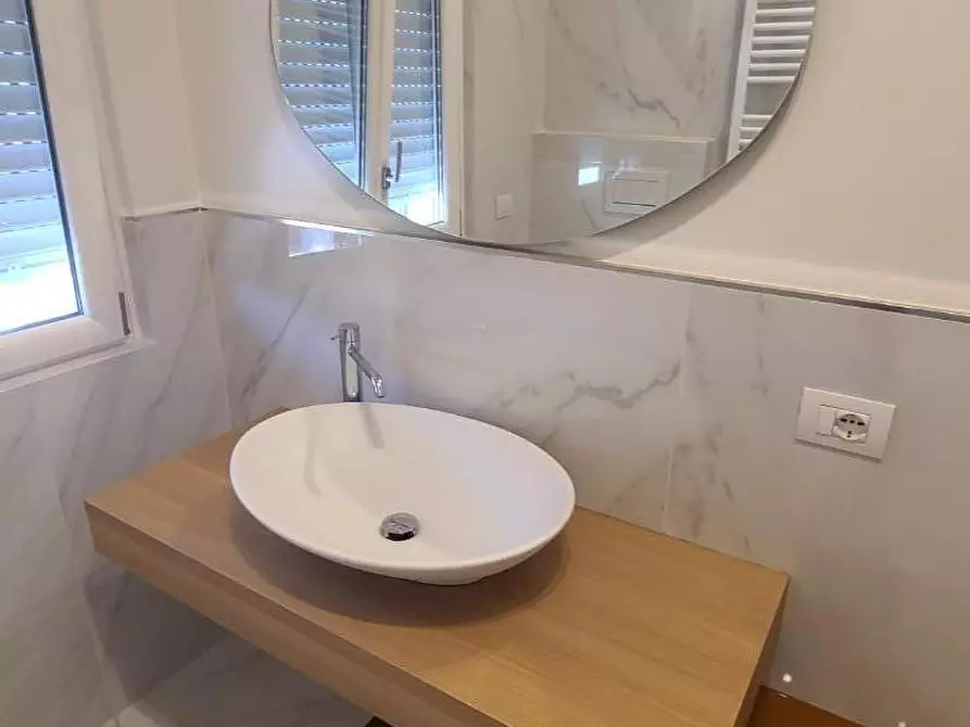 Immagine 38 di Villa in affitto  a Pietrasanta