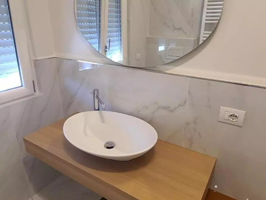 Immagine 28 di Villa in affitto  a Pietrasanta