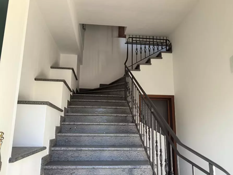 Immagine 2 di Ufficio in affitto  a Calcinaia