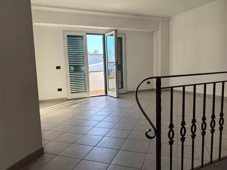 Immagine 4 di Ufficio in affitto  a Calcinaia