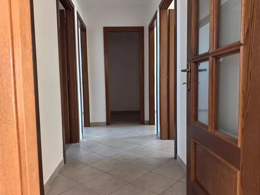 Immagine 7 di Ufficio in affitto  a Calcinaia