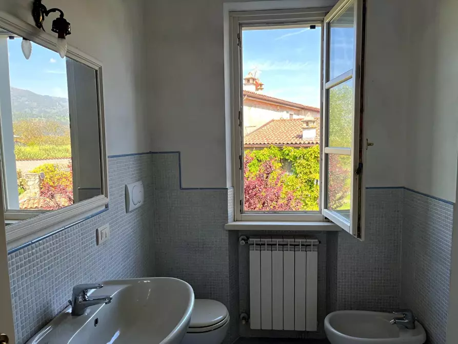 Immagine 10 di Casa bifamiliare in vendita  a Seravezza