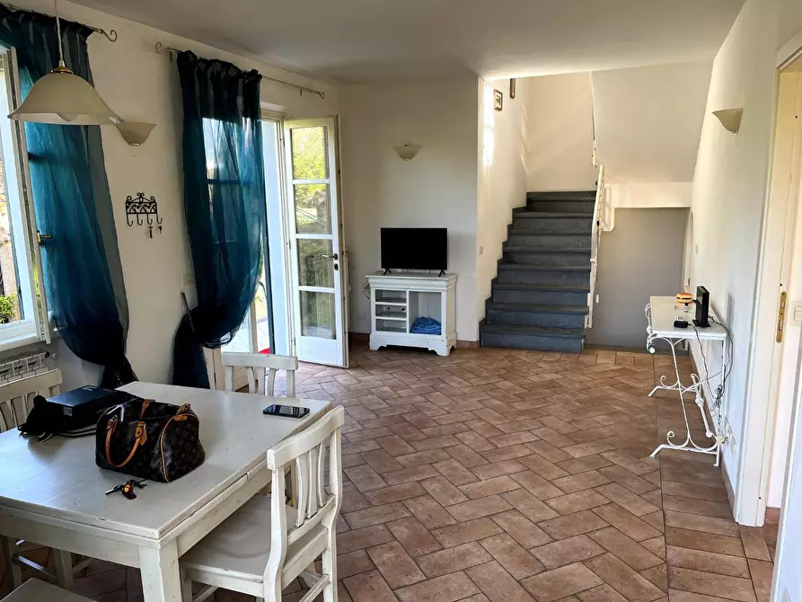 Immagine 3 di Casa bifamiliare in vendita  a Seravezza