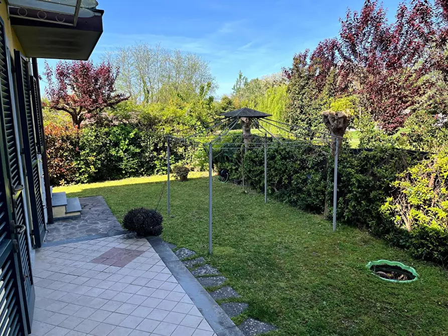 Immagine 17 di Casa bifamiliare in vendita  a Seravezza