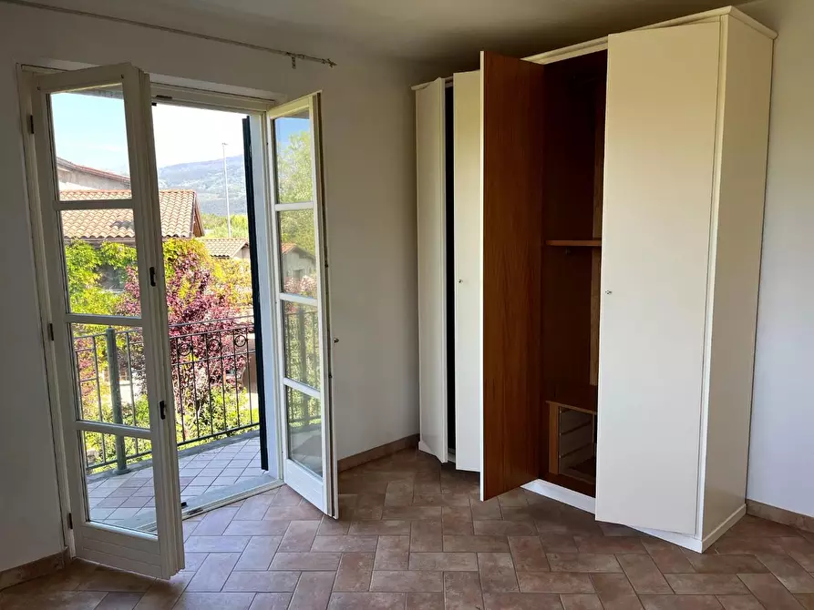 Immagine 13 di Casa bifamiliare in vendita  a Seravezza