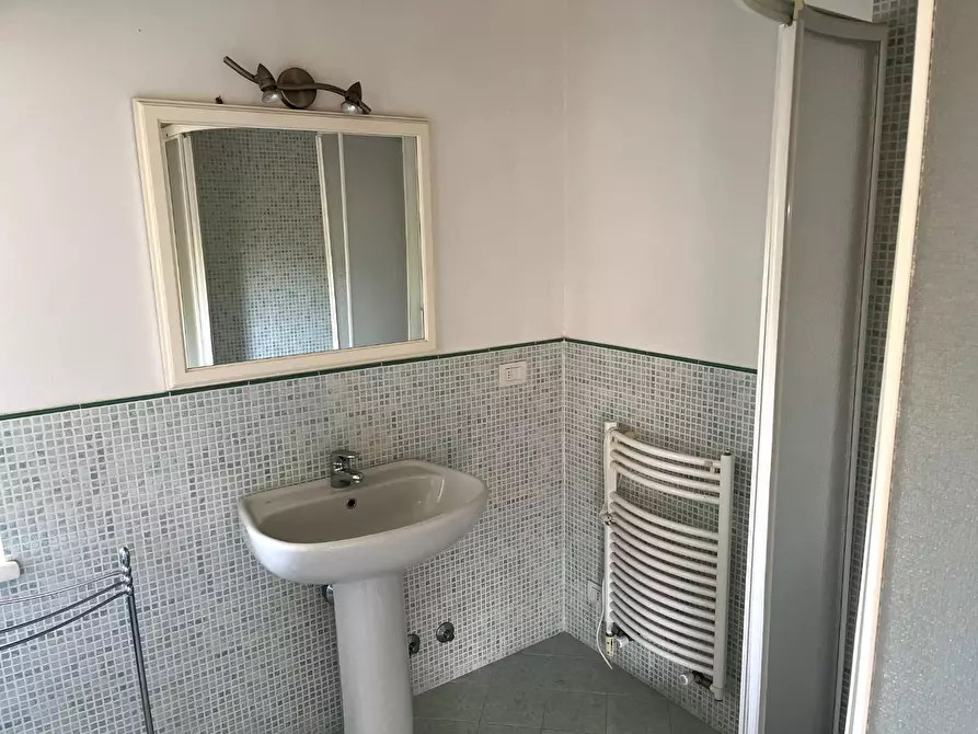 Immagine 9 di Casa bifamiliare in vendita  a Seravezza