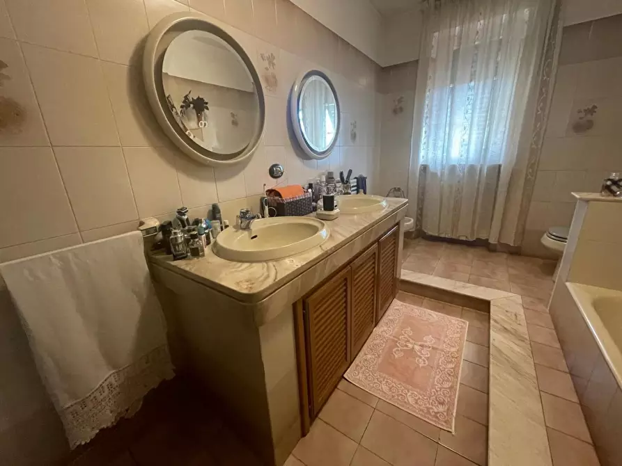 Immagine 6 di Casa bifamiliare in vendita  a Ortonovo