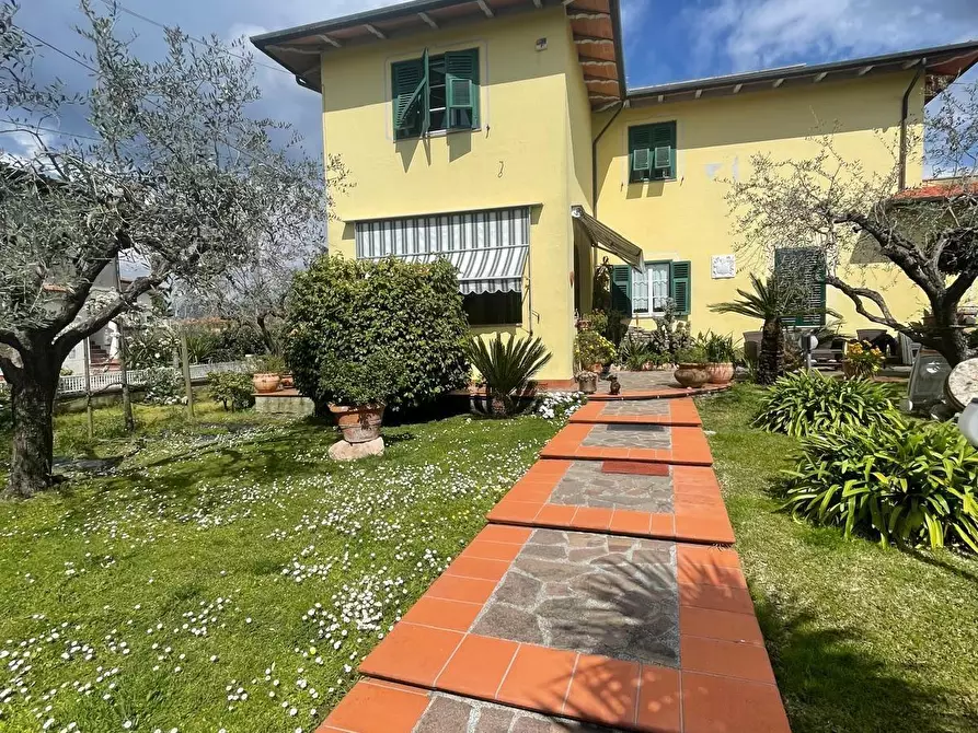 Immagine 8 di Casa bifamiliare in vendita  a Ortonovo