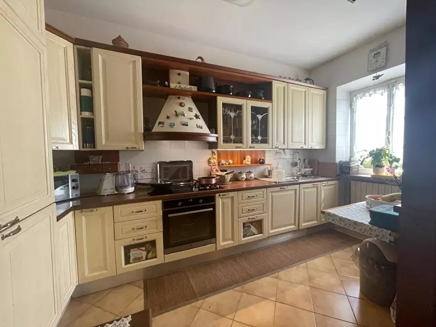 Immagine 2 di Casa bifamiliare in vendita  a Ortonovo