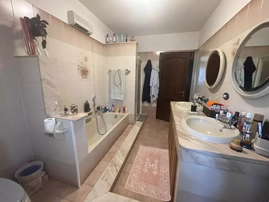 Immagine 12 di Casa bifamiliare in vendita  a Ortonovo