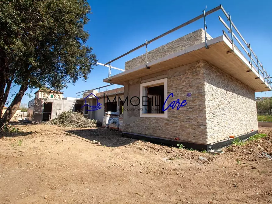 Immagine 10 di Villa in vendita  a Livorno