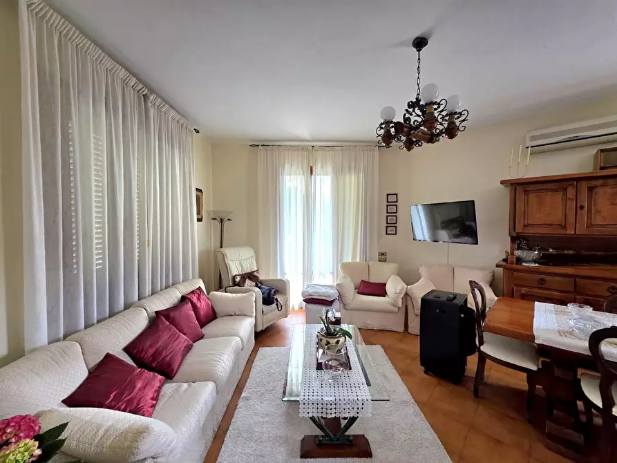 Immagine 2 di Casa bifamiliare in vendita  a Fucecchio