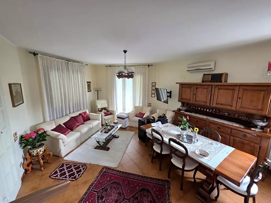 Immagine 1 di Casa bifamiliare in vendita  a Fucecchio