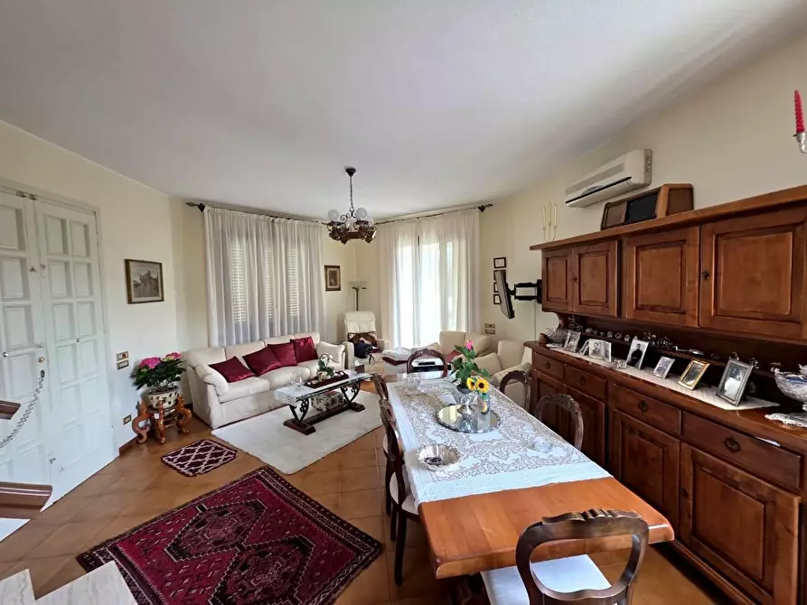 Immagine 7 di Casa bifamiliare in vendita  a Fucecchio